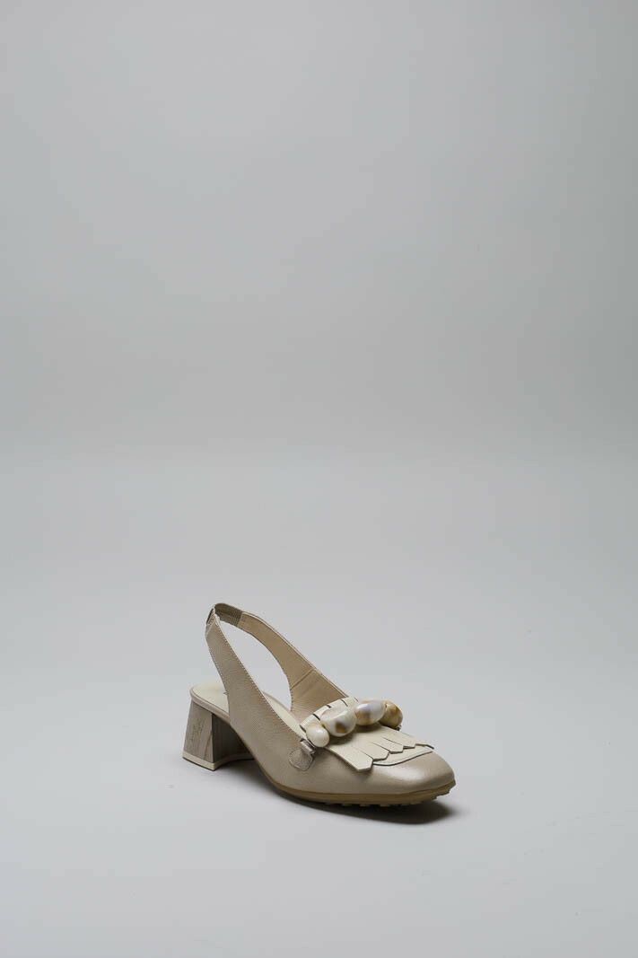 zoom in on Beige Mocassin hak image Beige Mocassin hak image
