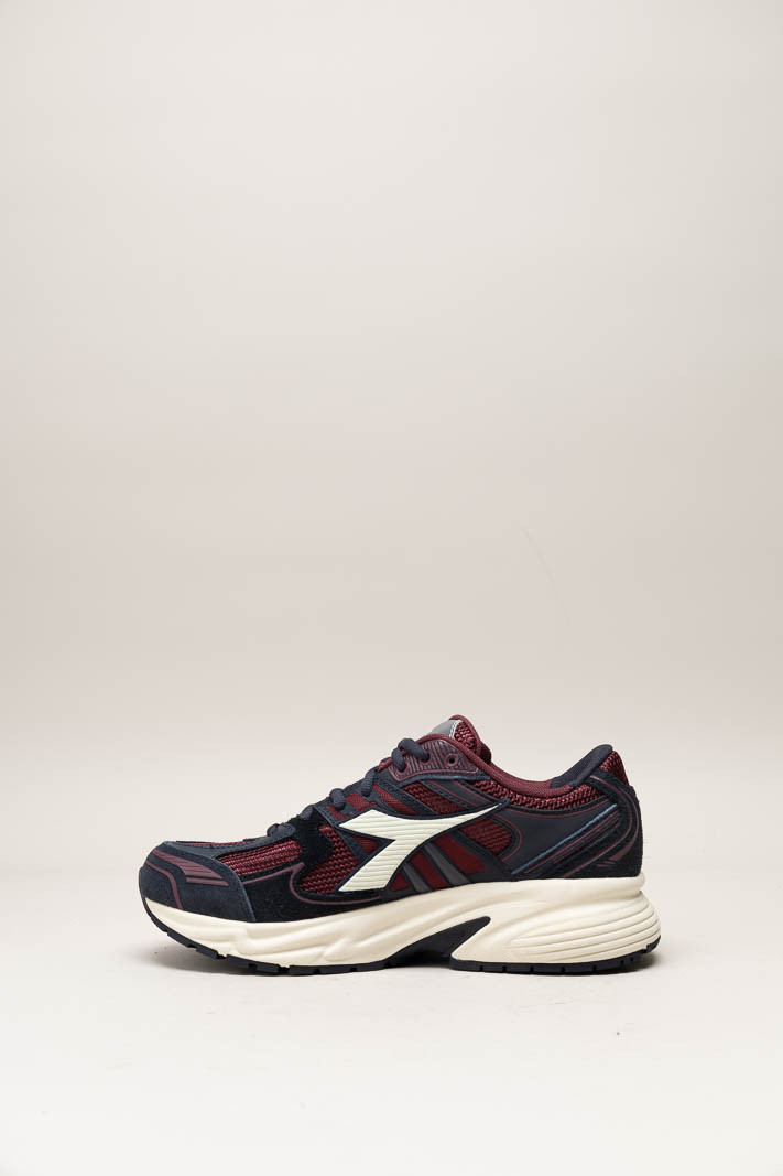 Bordeaux Sneaker image