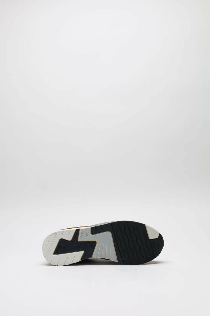 zoom in on Kaki Sneaker image Kaki Sneaker image