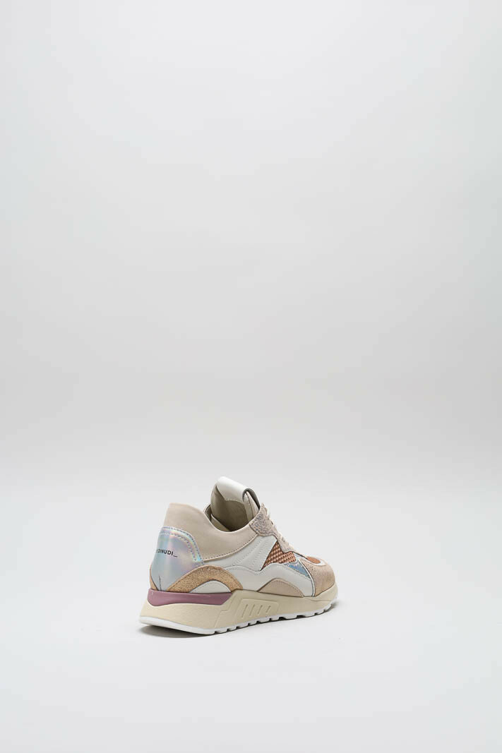 zoom in on Oudroze Sneaker image Oudroze Sneaker image