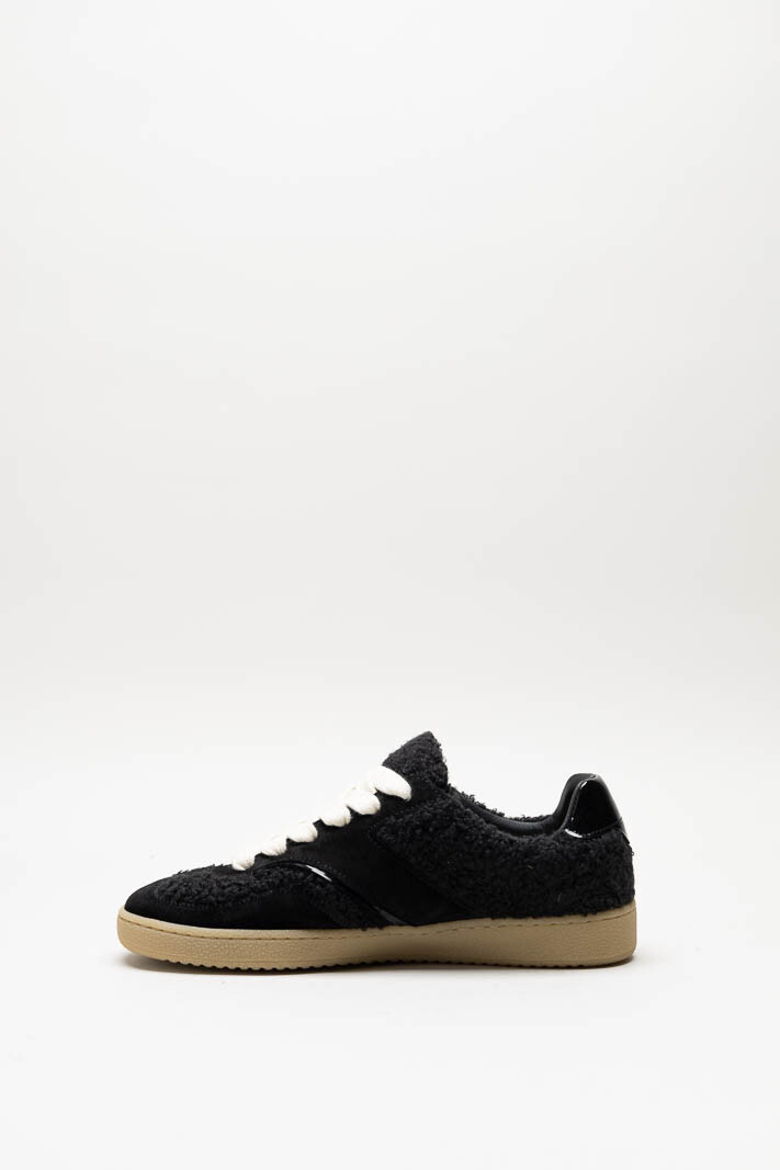 zoom in on Zwart Sneaker image Zwart Sneaker image