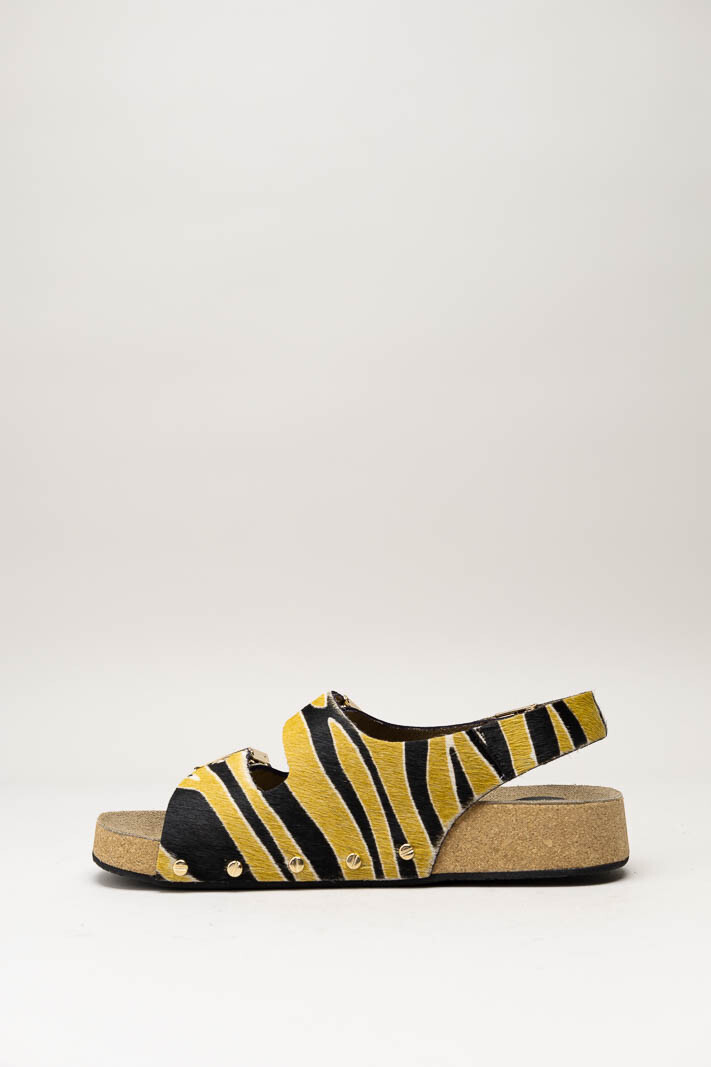 Geel Sandaal plat image