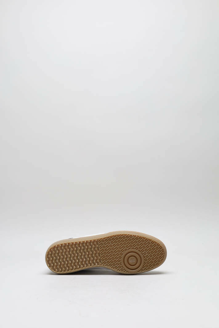 zoom in on Wit Sneaker image Wit Sneaker image