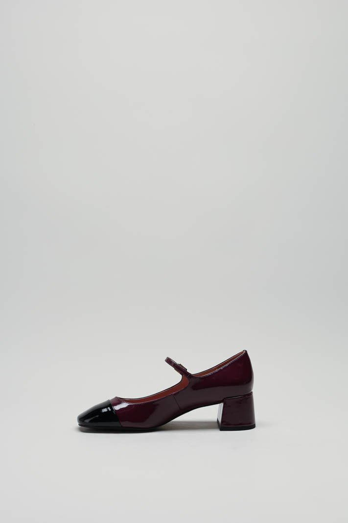 zoom in on Bordeaux Pump image Bordeaux Pump image