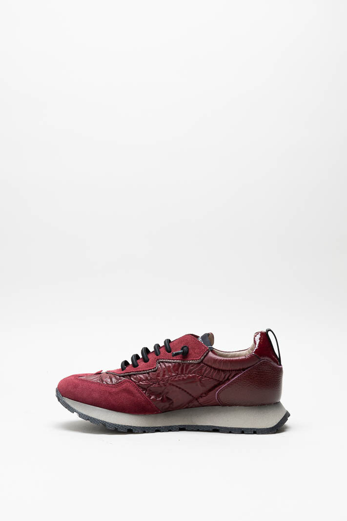 Bordeaux Sneaker image
