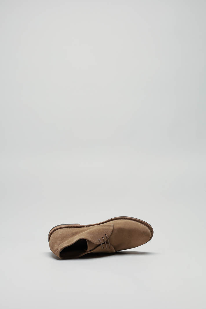 zoom in on Beige Veterschoen image Beige Veterschoen image