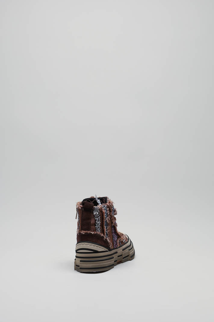 zoom in on Bruin Sneaker image Bruin Sneaker image