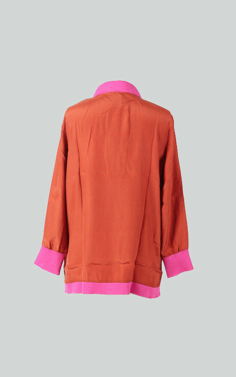 zoom in on Oranje Blouse image Oranje Blouse image