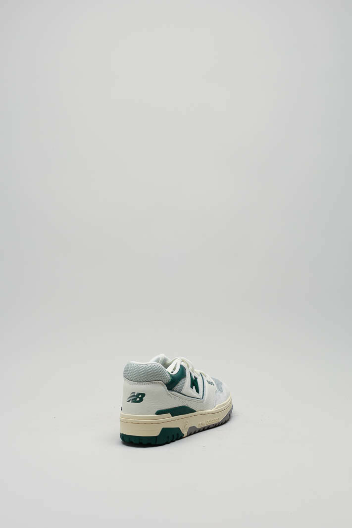 zoom in on Wit Sneaker image Wit Sneaker image