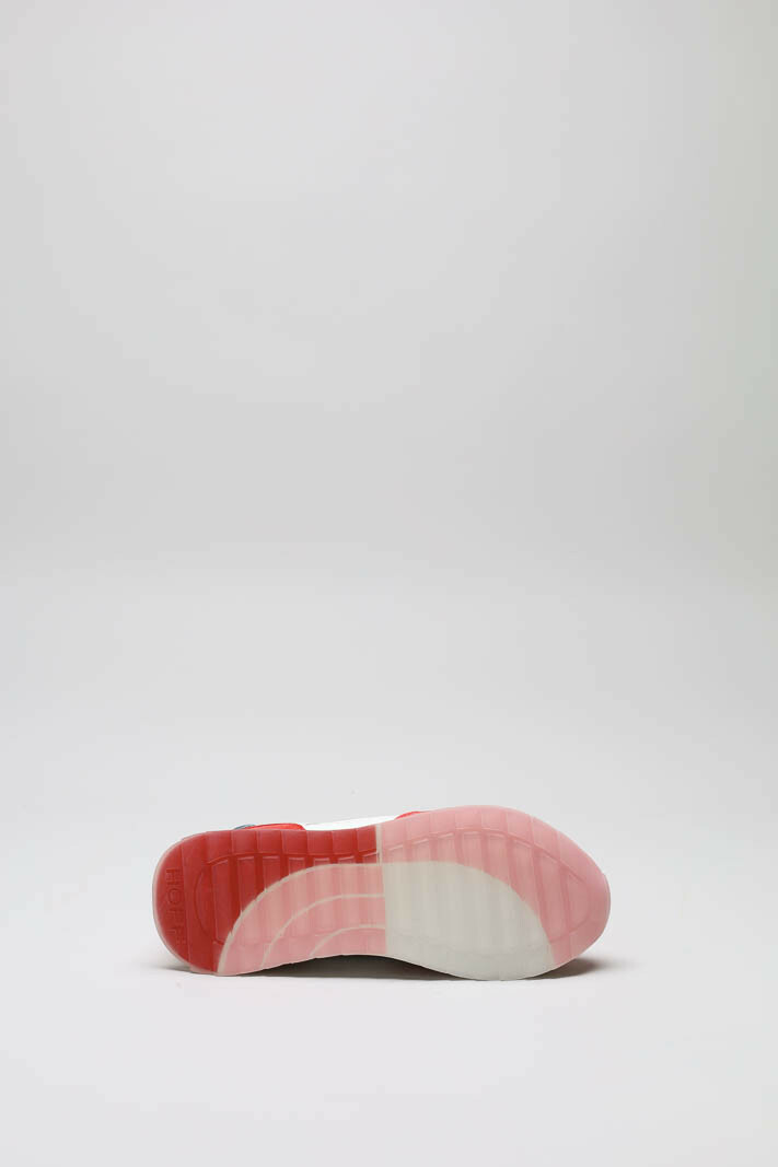 zoom in on Rood Sneaker image Rood Sneaker image