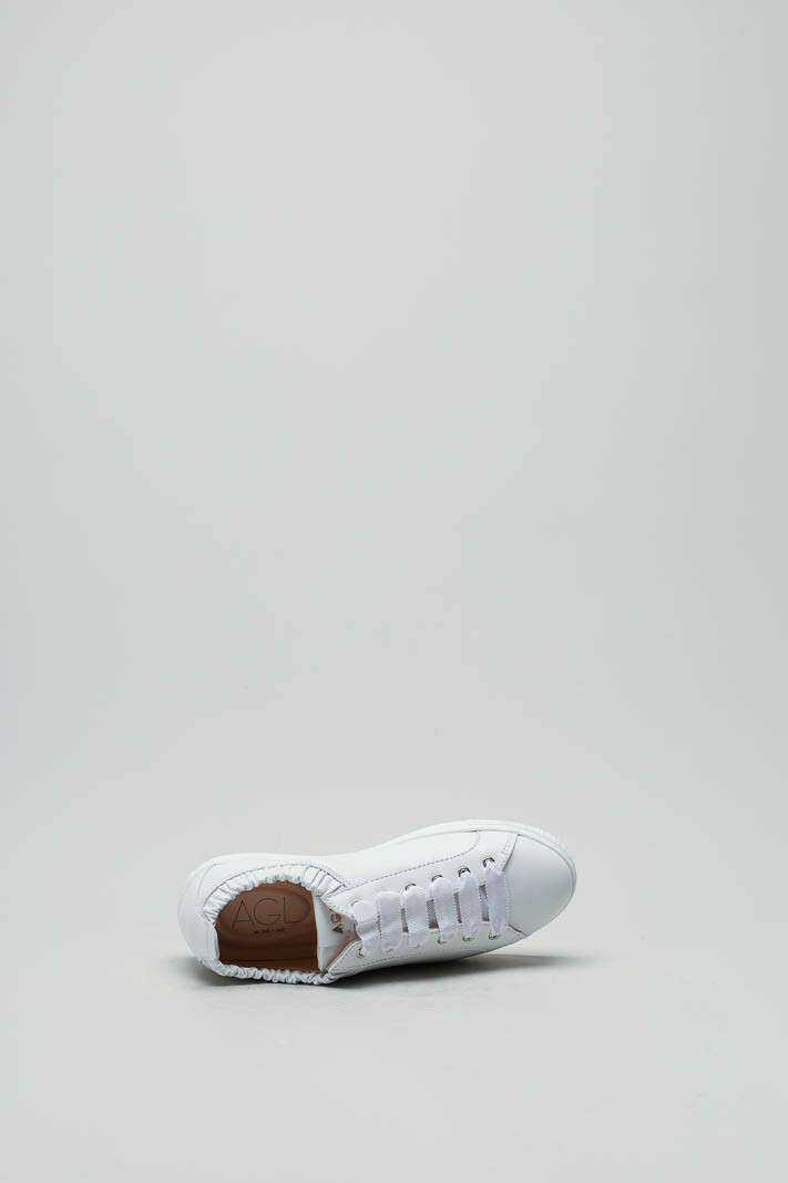 zoom in on Wit Sneaker image Wit Sneaker image