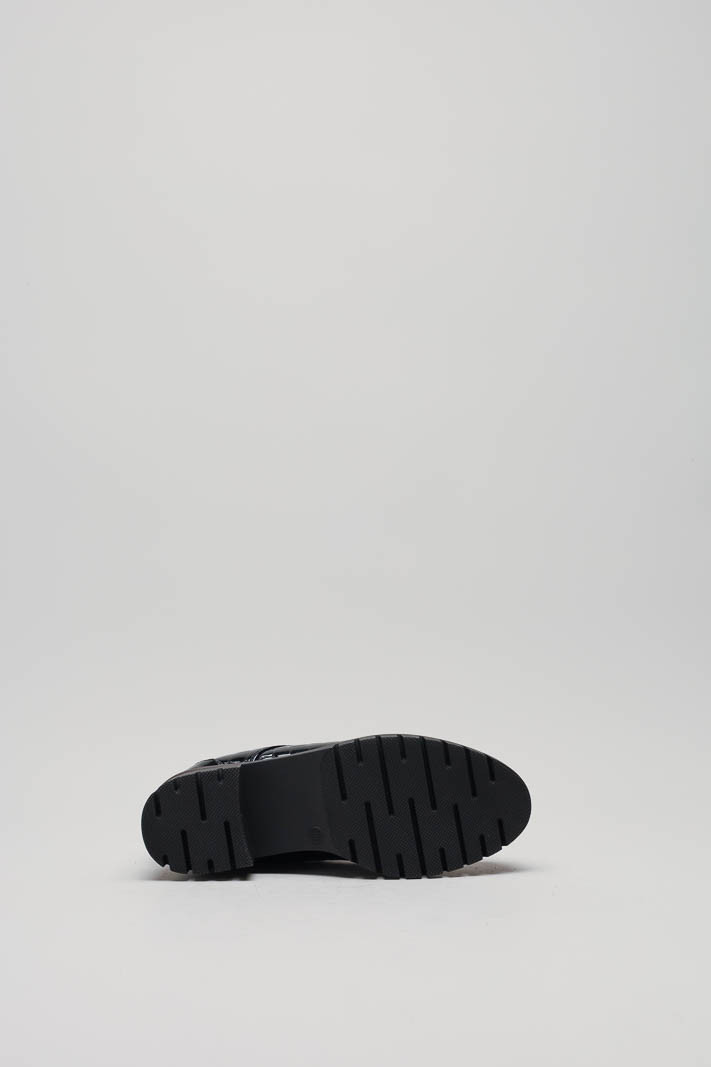 zoom in on Zwart Veterschoen image Zwart Veterschoen image