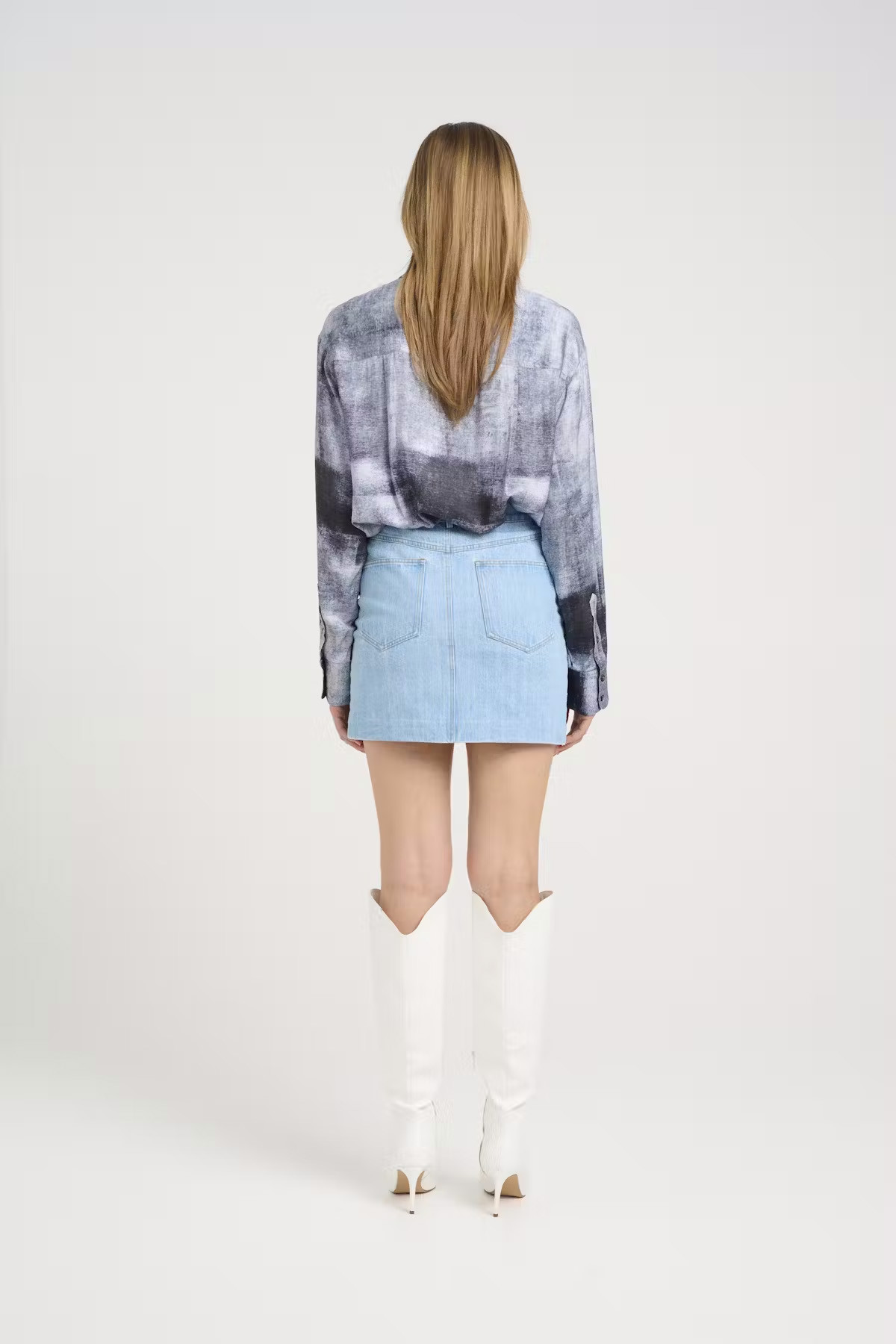 zoom in on Blauw Hemd image Blauw Hemd image