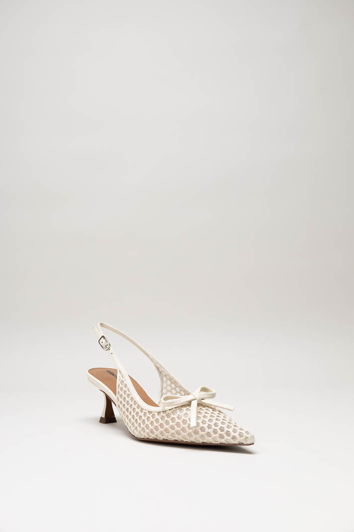 Lichtbeige Pump