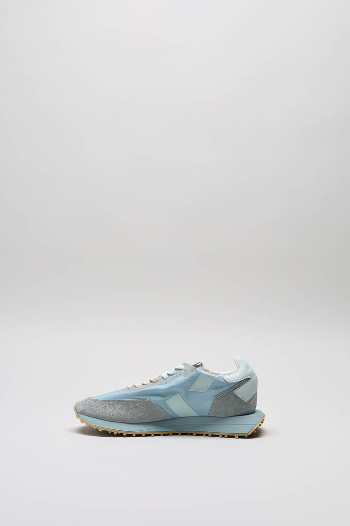 zoom in on Lichtblauw Sneaker image Lichtblauw Sneaker image