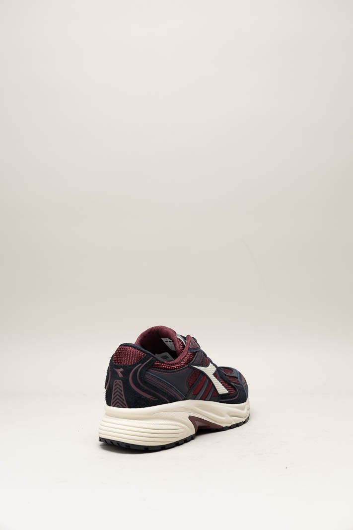 Bordeaux Sneaker image
