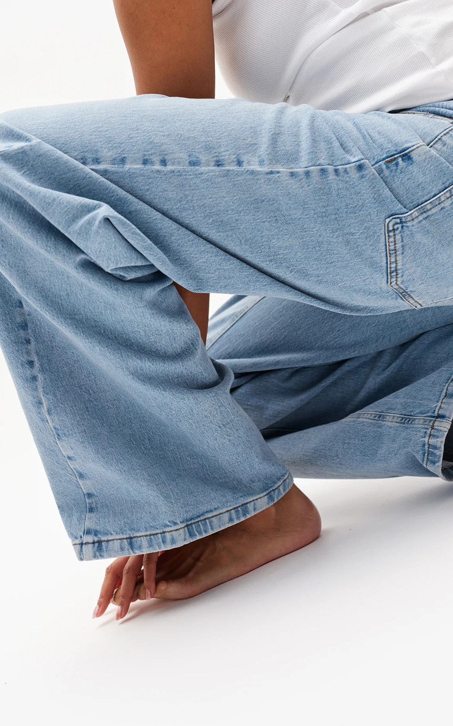 zoom in on Jeans Broek image Jeans Broek image