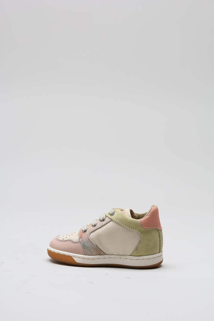 zoom in on Roze Sneaker image Roze Sneaker image