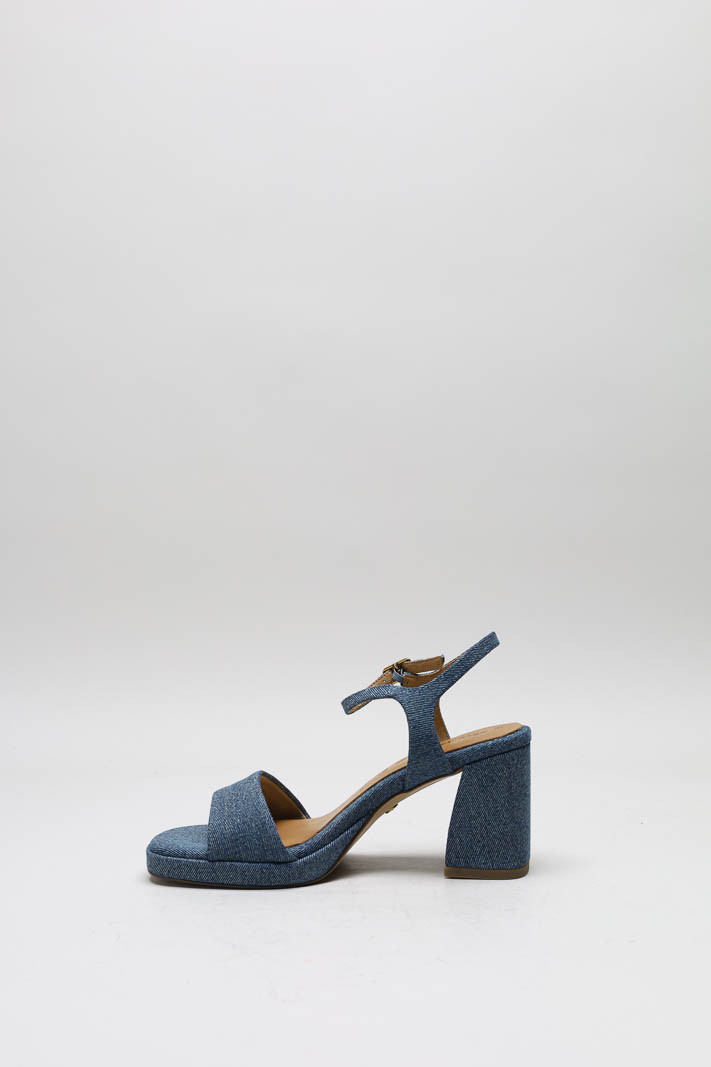 zoom in on Blauw Sandaal hak image Blauw Sandaal hak image