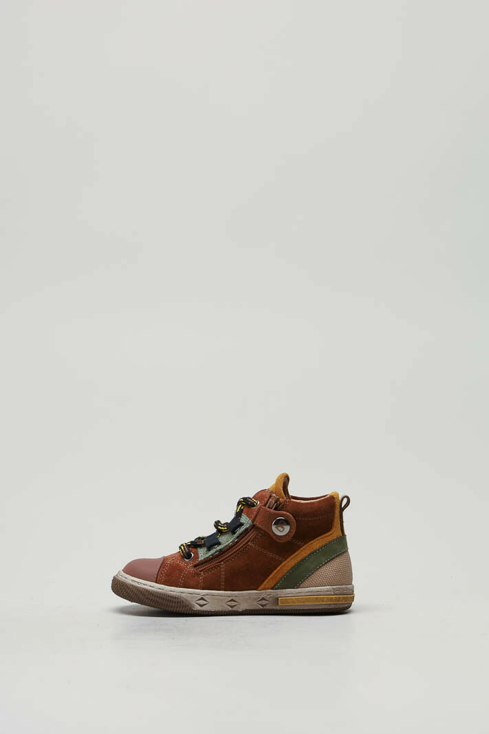 zoom in on Bruin Sneaker image Bruin Sneaker image