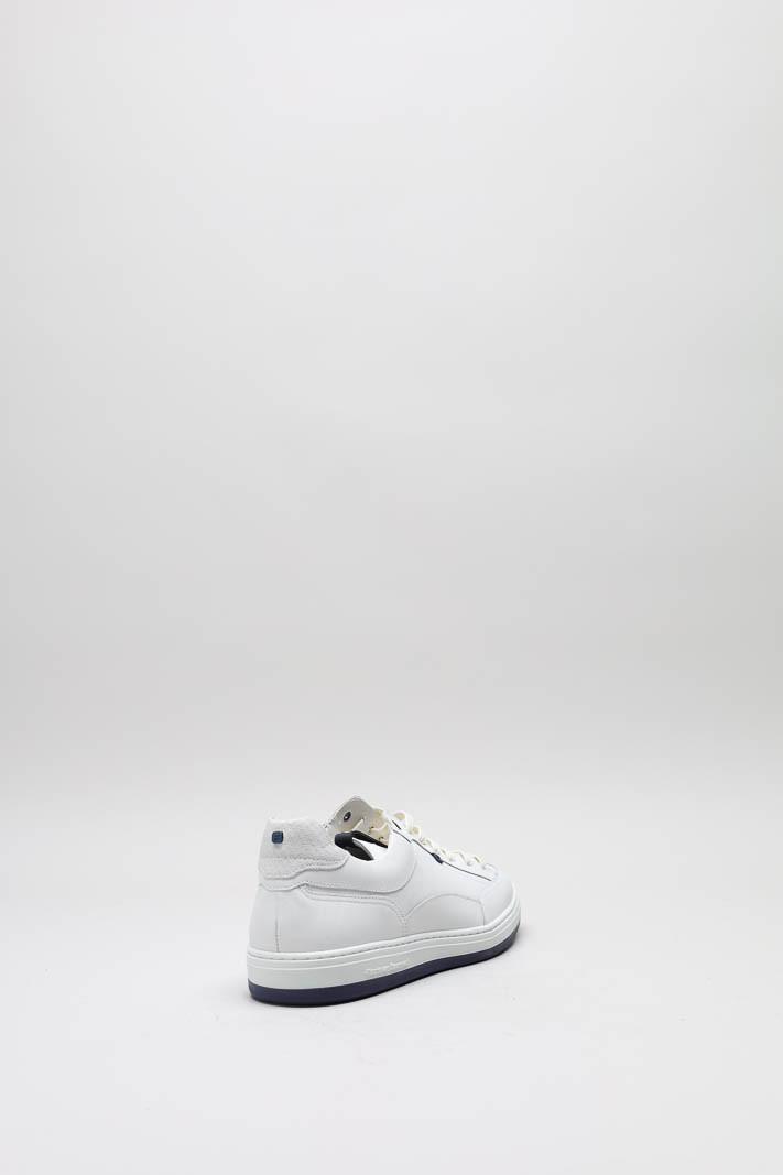 zoom in on Wit Sneaker image Wit Sneaker image