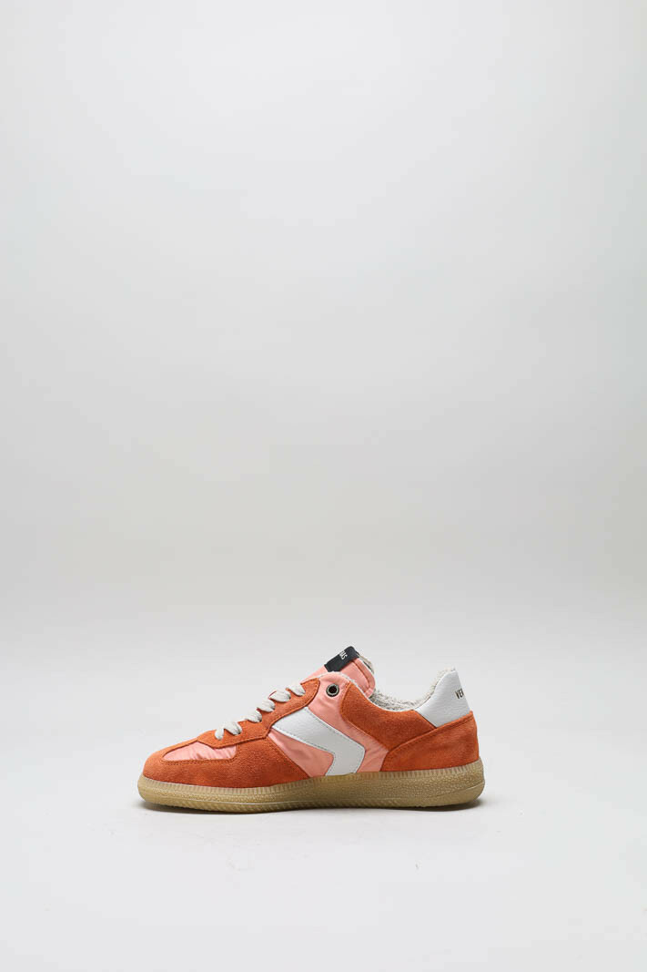 zoom in on Koraal Sneaker image Koraal Sneaker image