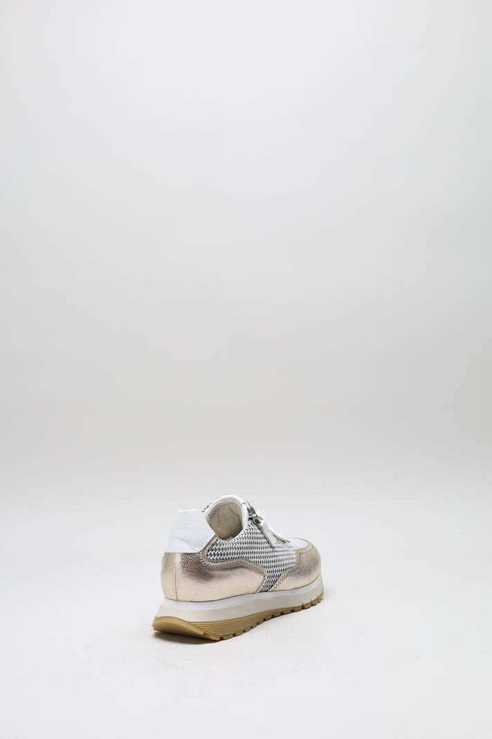 zoom in on Goud Sneaker image Goud Sneaker image
