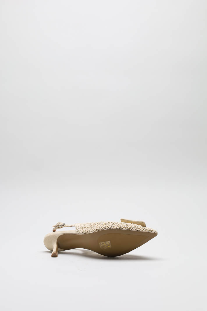zoom in on Lichtbeige Pump image Lichtbeige Pump image