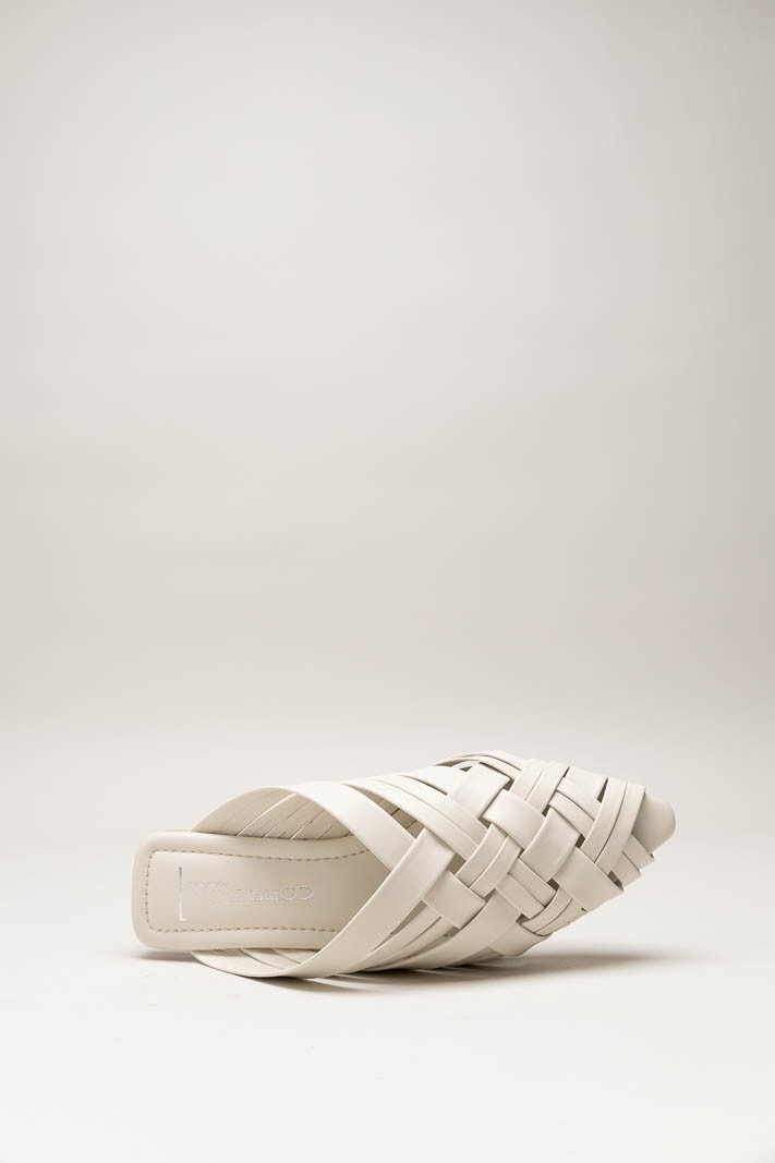 Gebroken wit Muiltje image