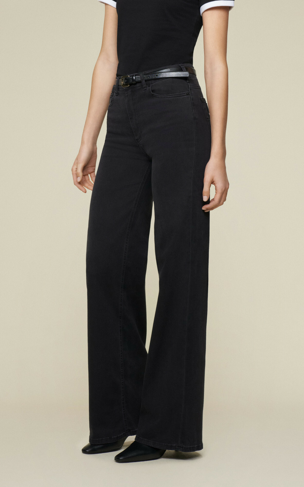 zoom in on Zwart Broek image Zwart Broek image