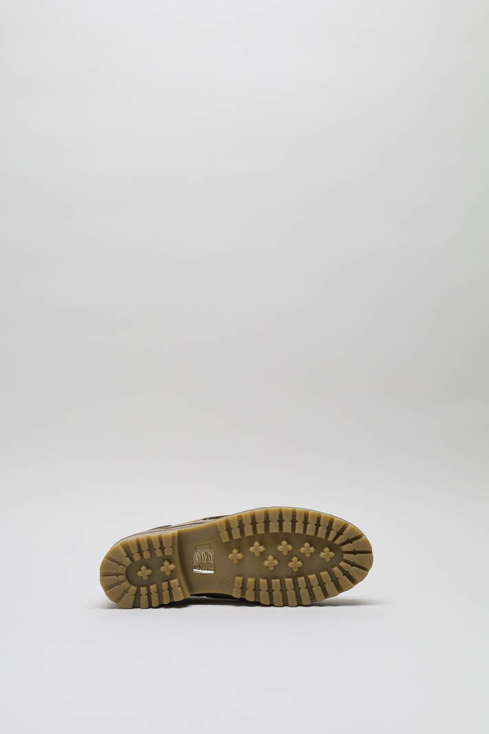 zoom in on Taupe Bootschoen image Taupe Bootschoen image