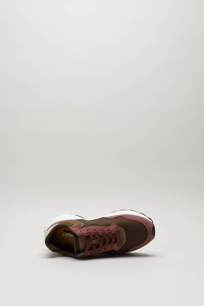 zoom in on Bordeaux Sneaker image Bordeaux Sneaker image