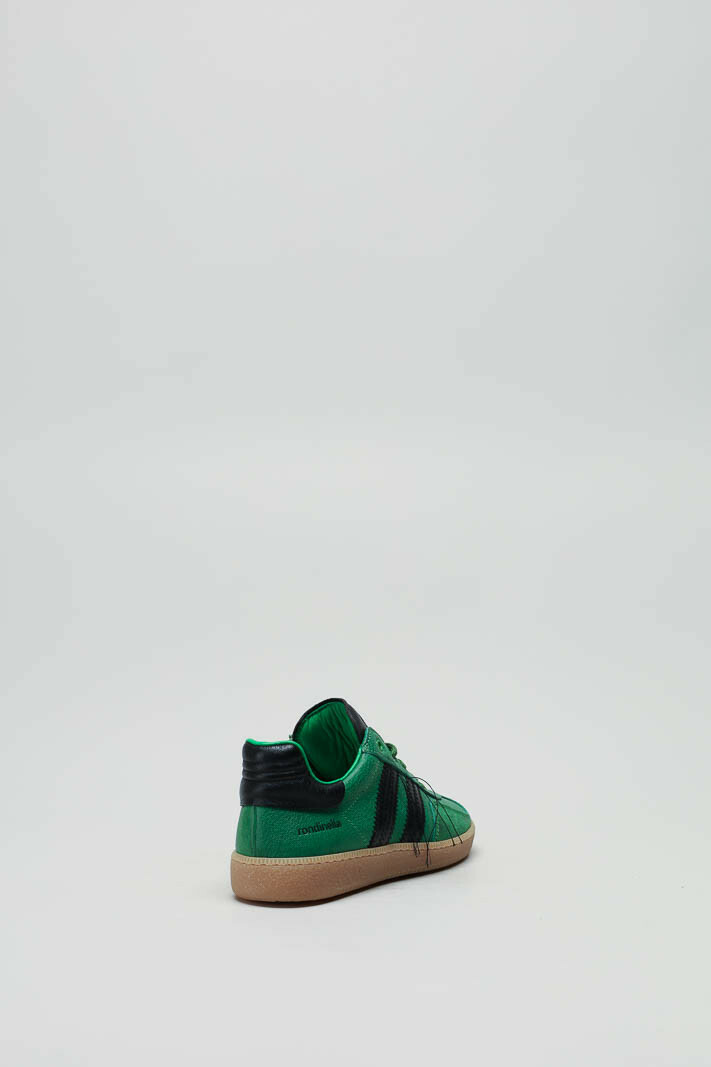 zoom in on Groen Sneaker image Groen Sneaker image