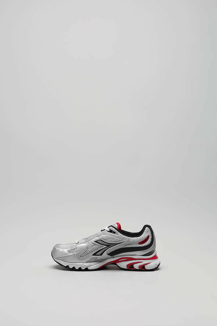 zoom in on Zilver Sneaker image Zilver Sneaker image