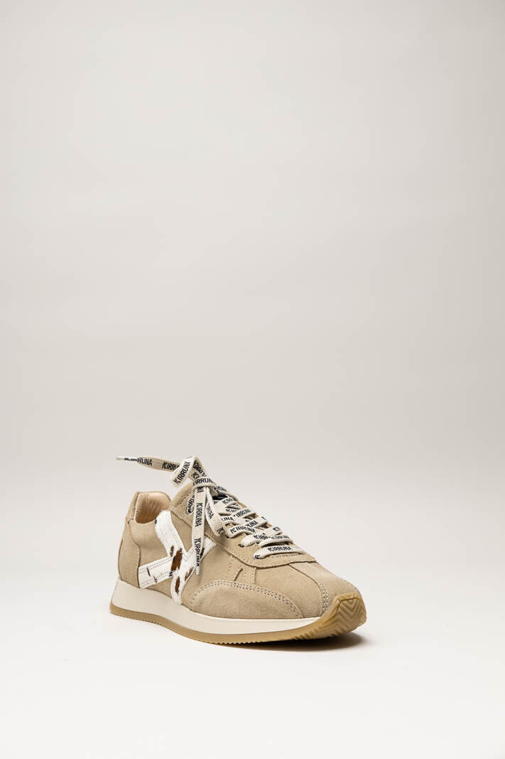Beige Sneaker