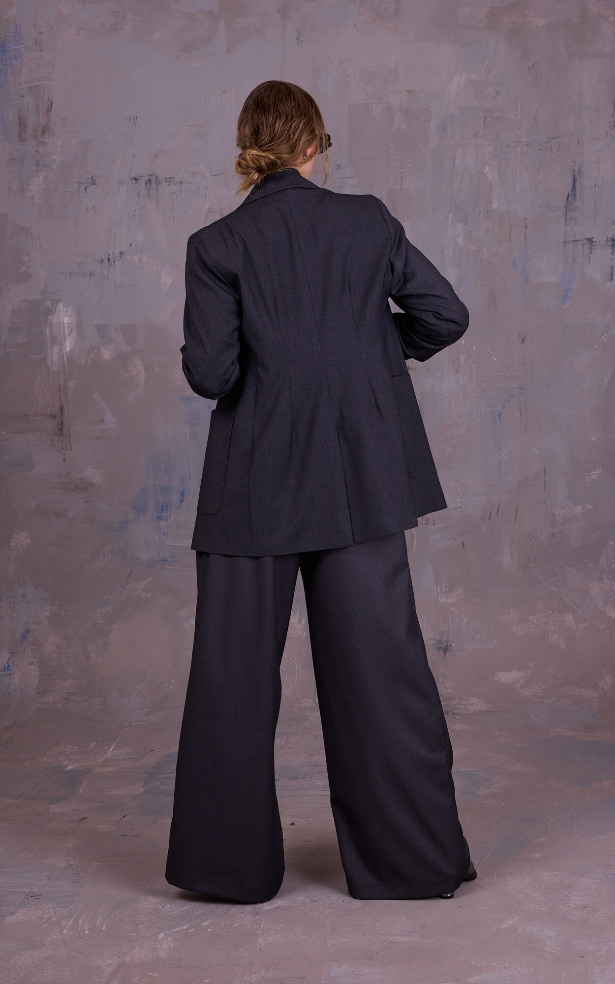 zoom in on Grijs Blazer image Grijs Blazer image