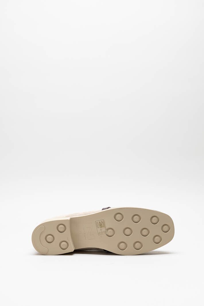 zoom in on Lichtbeige Mocassin image Lichtbeige Mocassin image