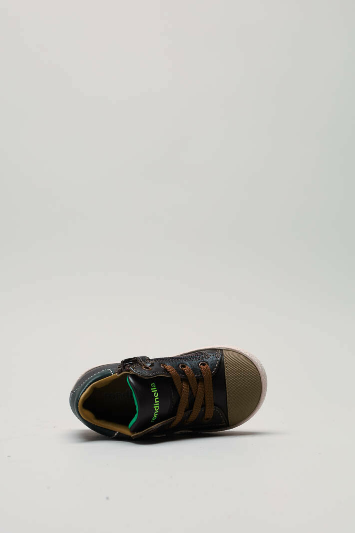 zoom in on Zwart Sneaker image Zwart Sneaker image