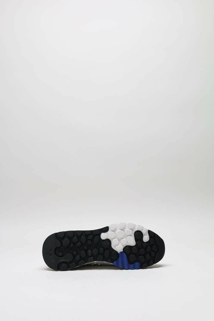 zoom in on Wit Sneaker image Wit Sneaker image