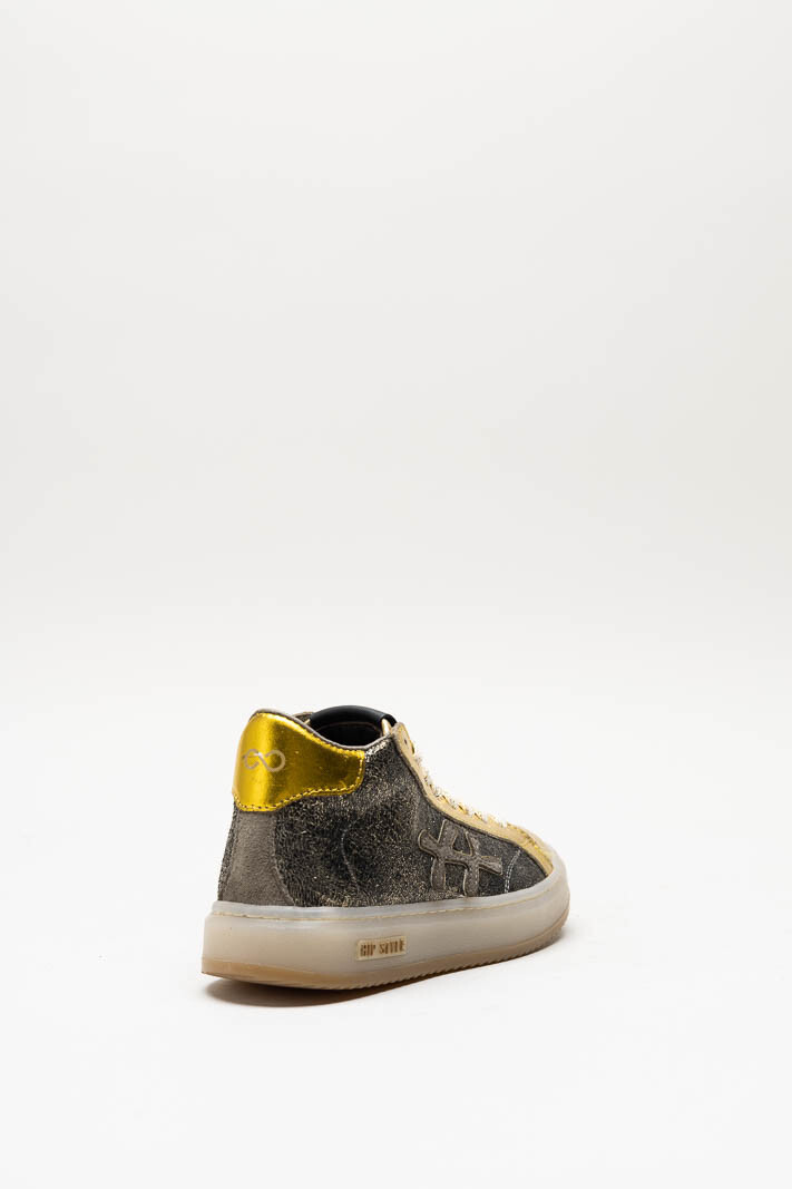 zoom in on Goud Sneaker image Goud Sneaker image