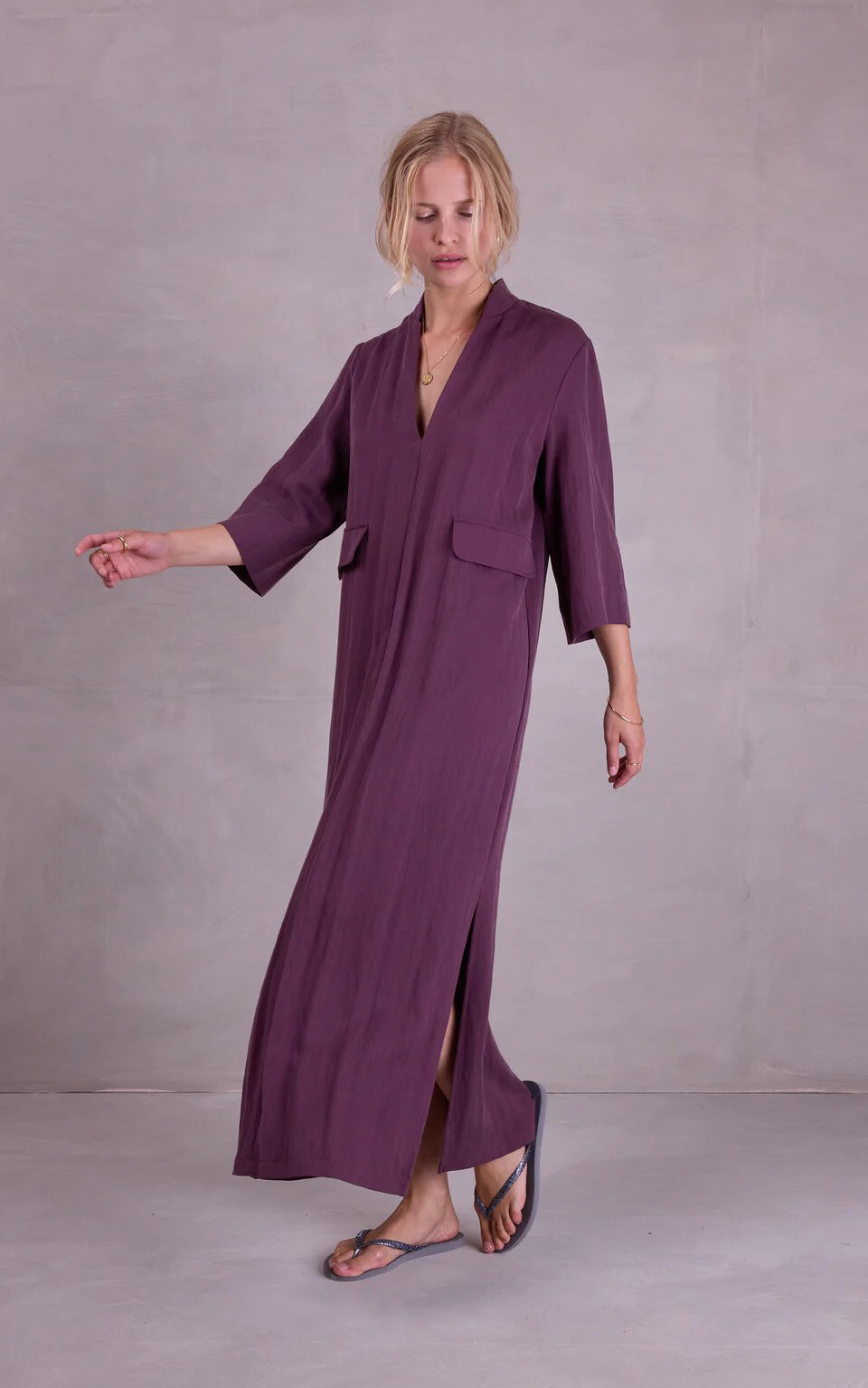 zoom in on Aubergine Jurk image Aubergine Jurk image