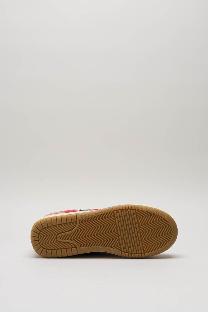 zoom in on Roze Sneaker image Roze Sneaker image