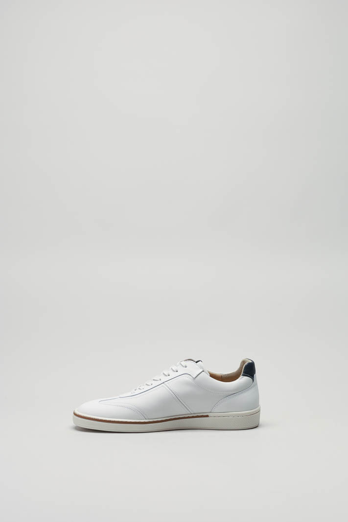zoom in on Wit Sneaker image Wit Sneaker image