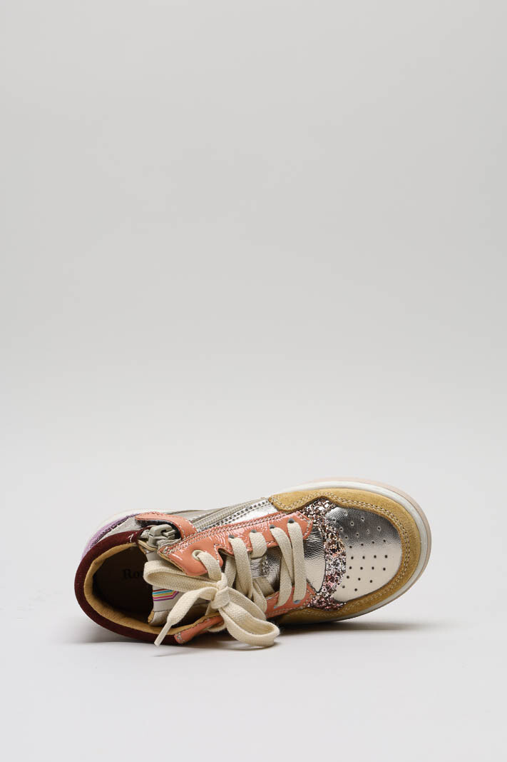 zoom in on Goud Sneaker image Goud Sneaker image