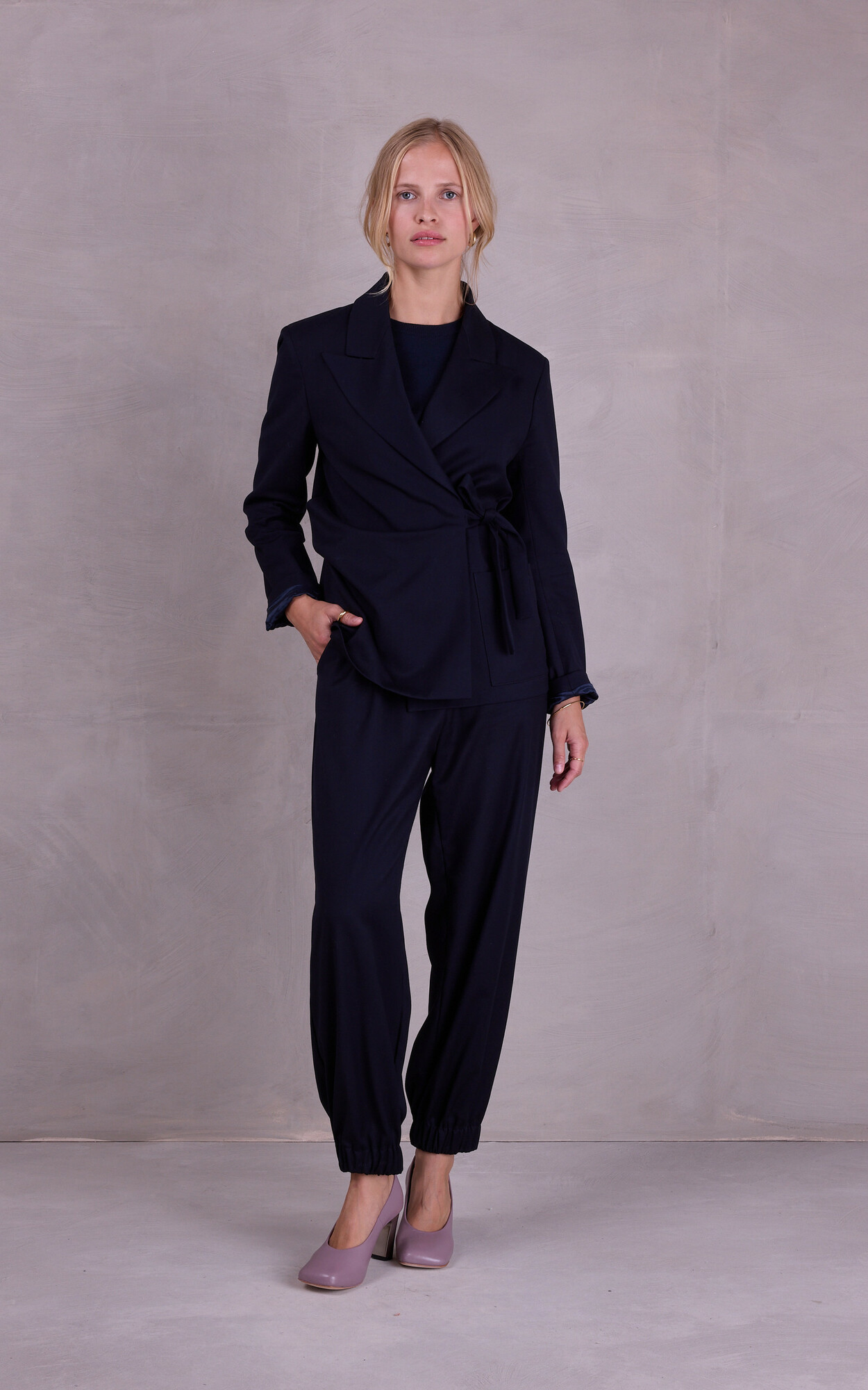 zoom in on Blauw Blazer image Blauw Blazer image