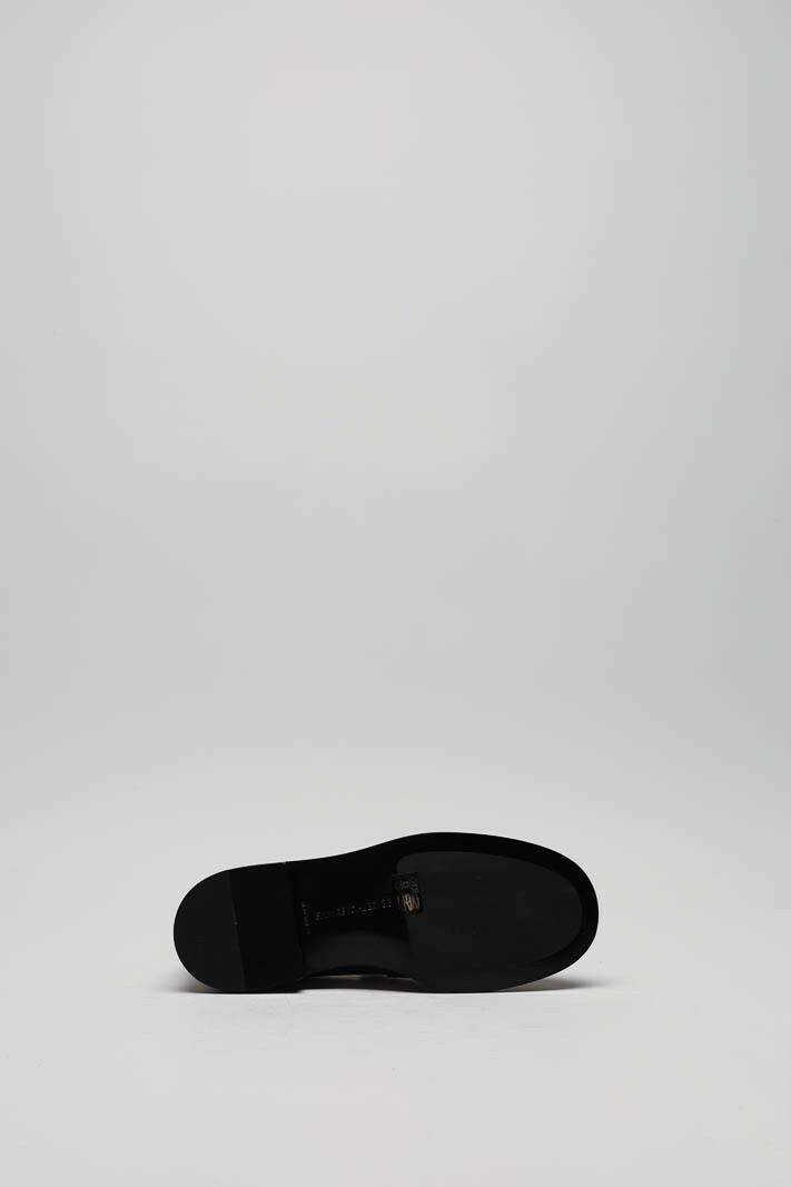 zoom in on Zilver Mocassin image Zilver Mocassin image
