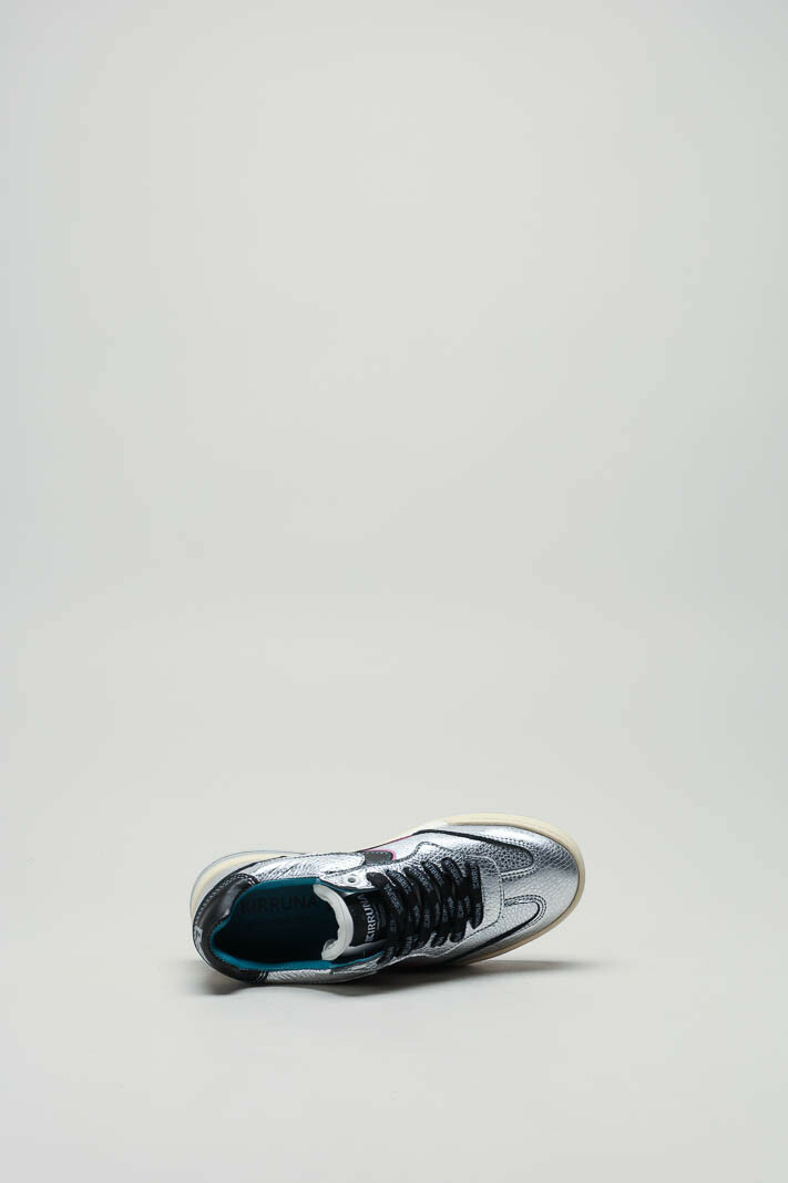 zoom in on Zilver Sneaker image Zilver Sneaker image