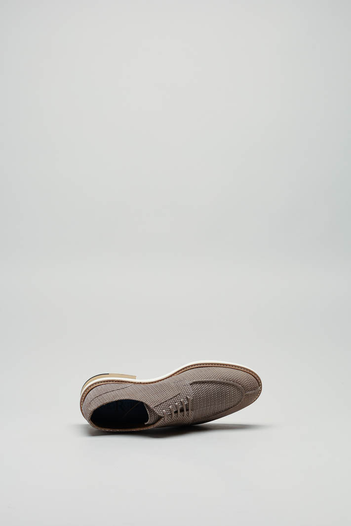 zoom in on Beige Veterschoen image Beige Veterschoen image