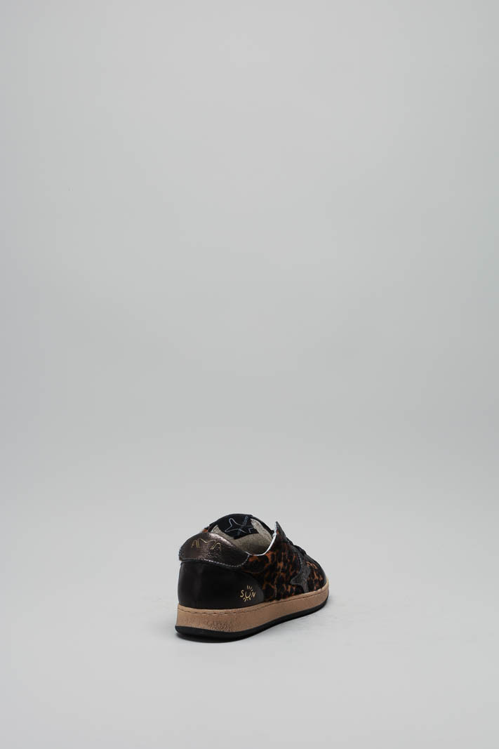 zoom in on Bruin Sneaker image Bruin Sneaker image