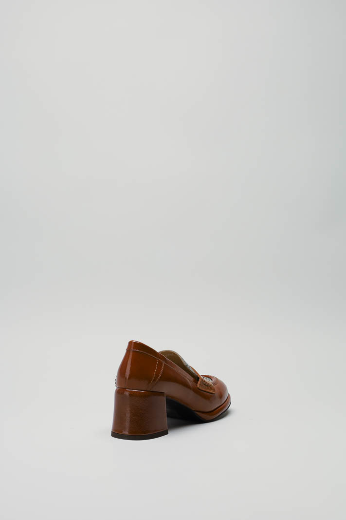 zoom in on Roestbruin Mocassin hak image Roestbruin Mocassin hak image
